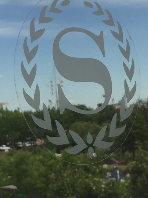 301193_4680768063913_1223515398_n